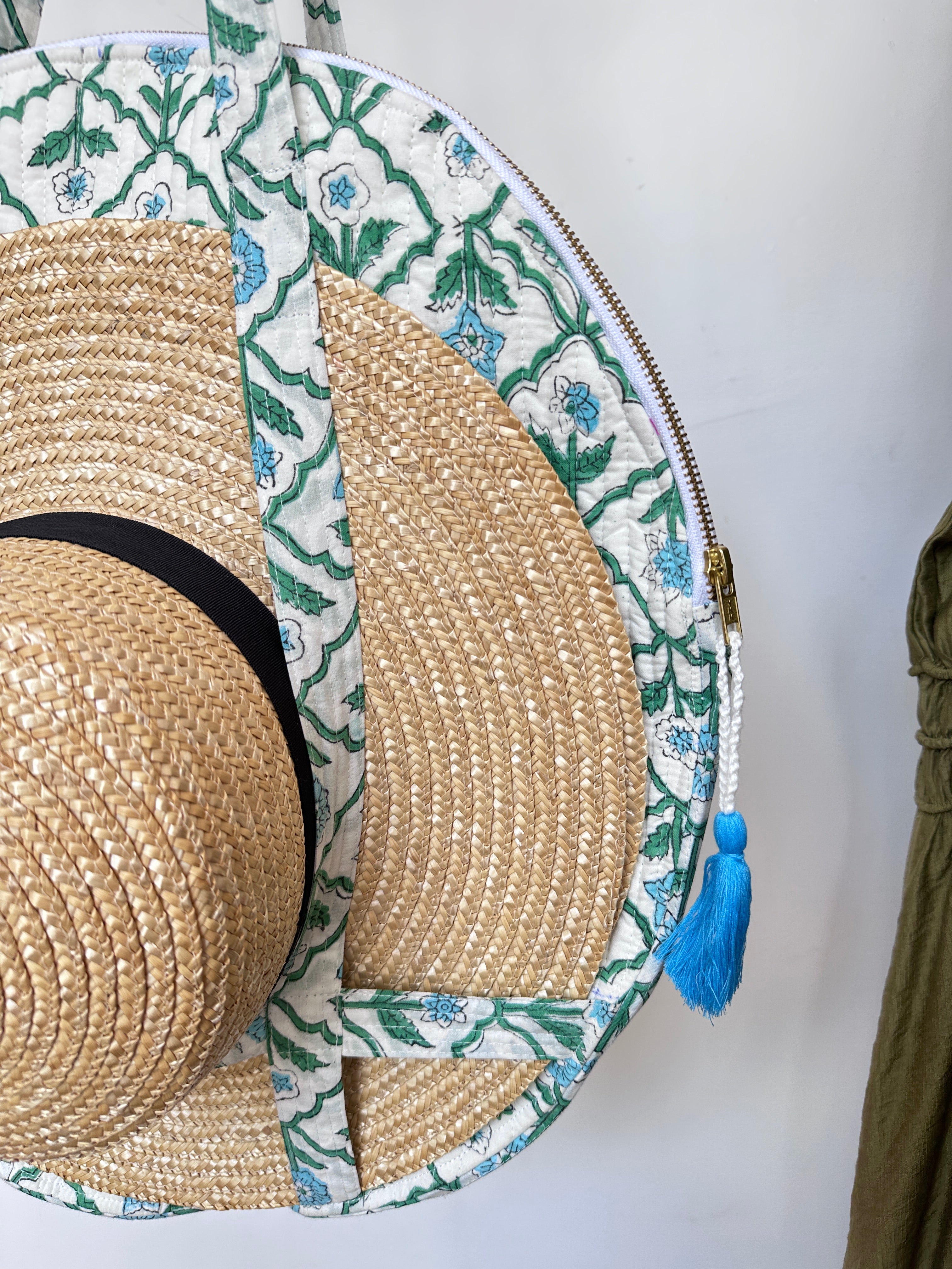 Round Market Hat Tote